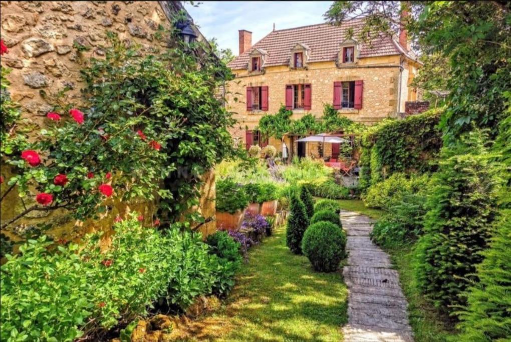 La Forge, Le Banquet Aux Eyzies Villa Les Eyzies ภายนอก รูปภาพ