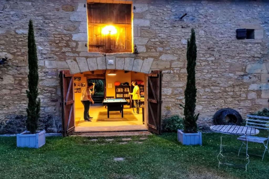 La Forge, Le Banquet Aux Eyzies Villa Les Eyzies ภายนอก รูปภาพ